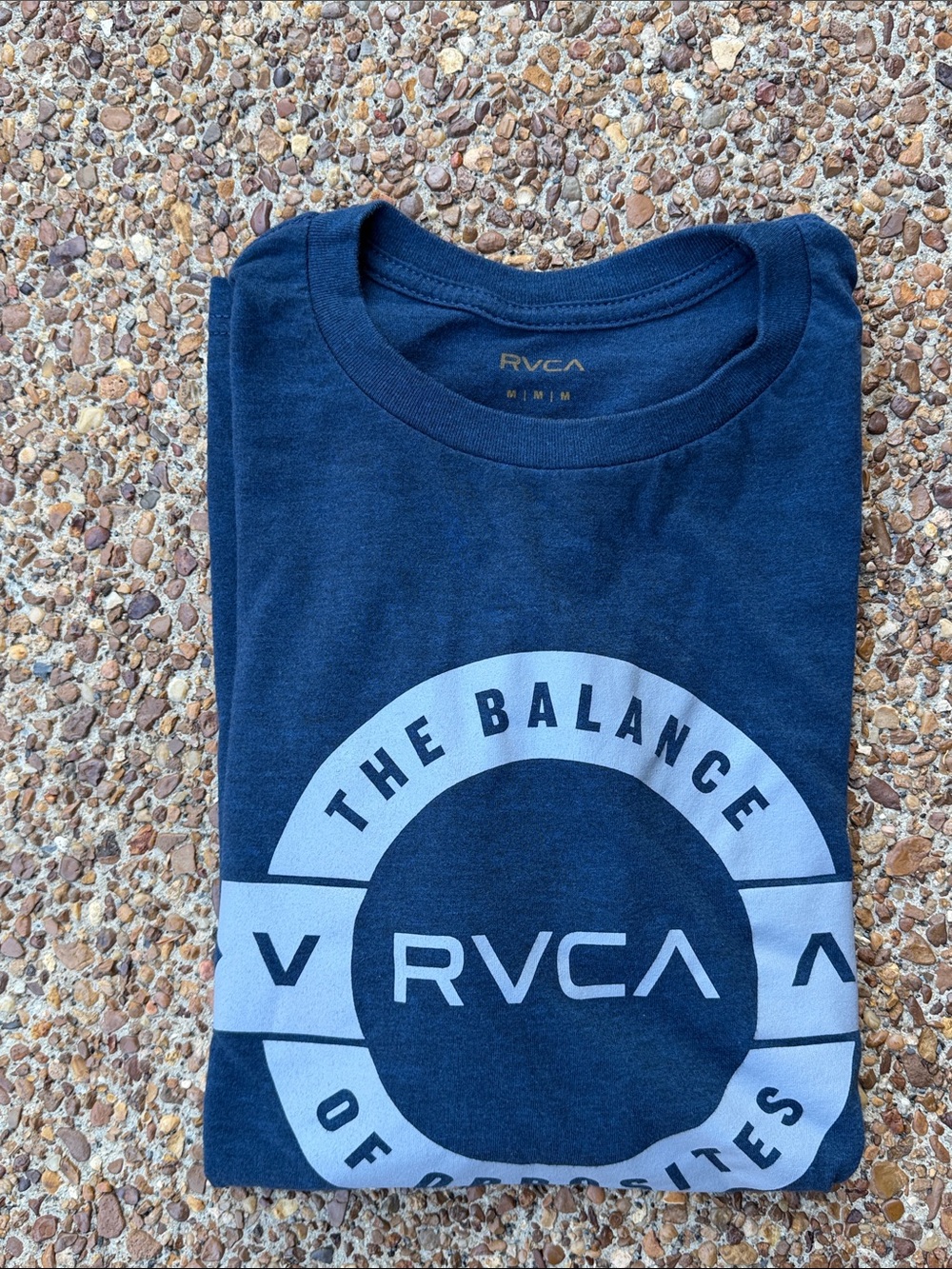 💙 RVCA Navy Blue Medium Short Sleeve Graphic Tee with Silver Emblem ~ Brand New